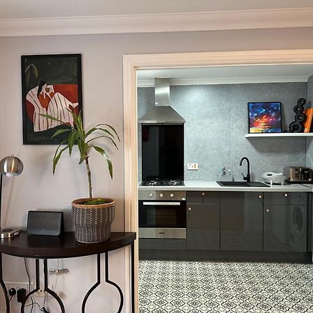 Private Main Door Lovely 2 Bedroom Apartment EDI Kültér fotó