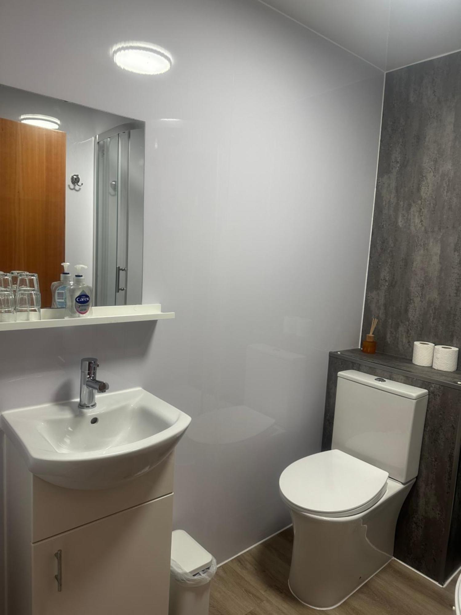 Private Main Door Lovely 2 Bedroom Apartment EDI Kültér fotó